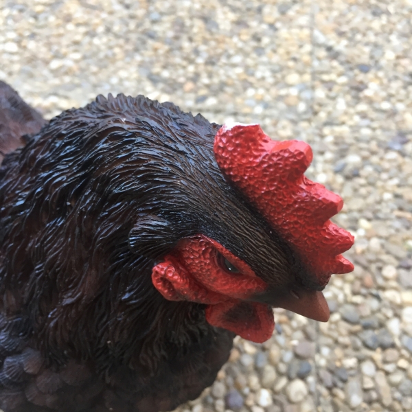 Záhradná dekorácia sliepky na plot červená - vyradené