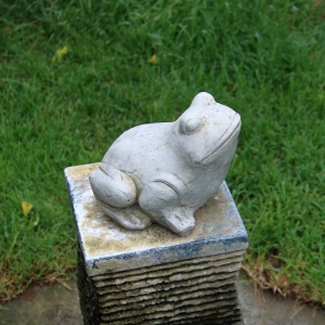 Záhradná dekorácia žaba 15x18x17cm