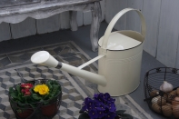 Záhradná kanva béžová