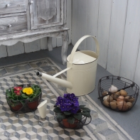 Záhradná kanva béžová