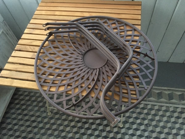 Záhradný kovový set - stôl / 2 stoličky Romantic