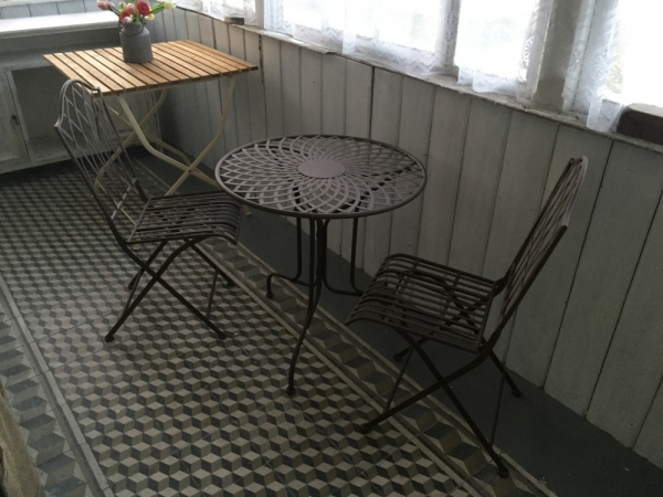 Záhradný kovový set - stôl / 2 stoličky Romantic