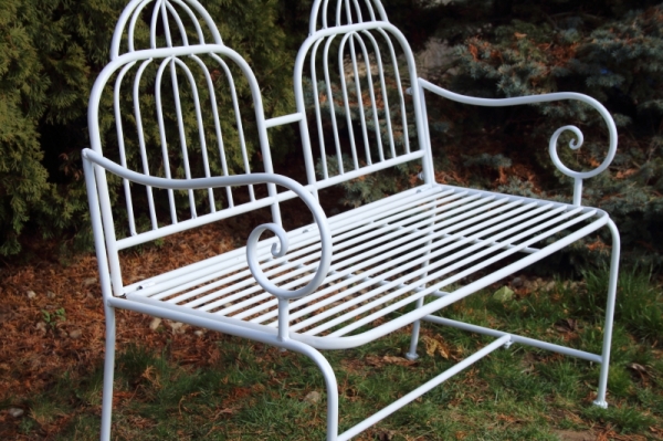 Záhradná lavica biela 107x52x96cm