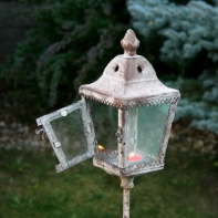 Záhradný lampáš so zápichom do trávnika 124cm