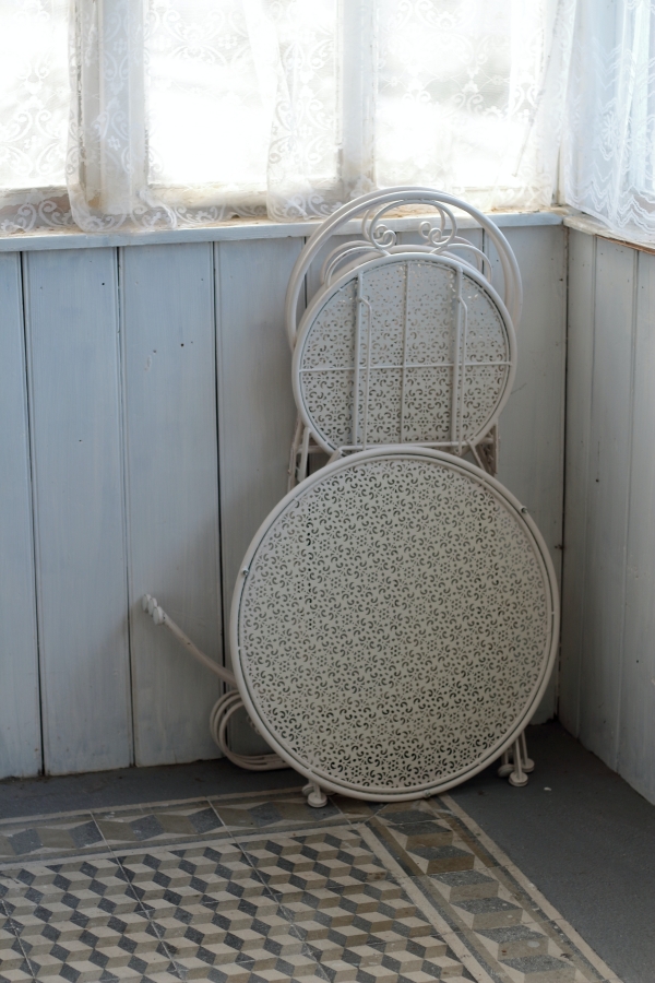 Záhradný nábytok kovový stôl a 2 stoličky