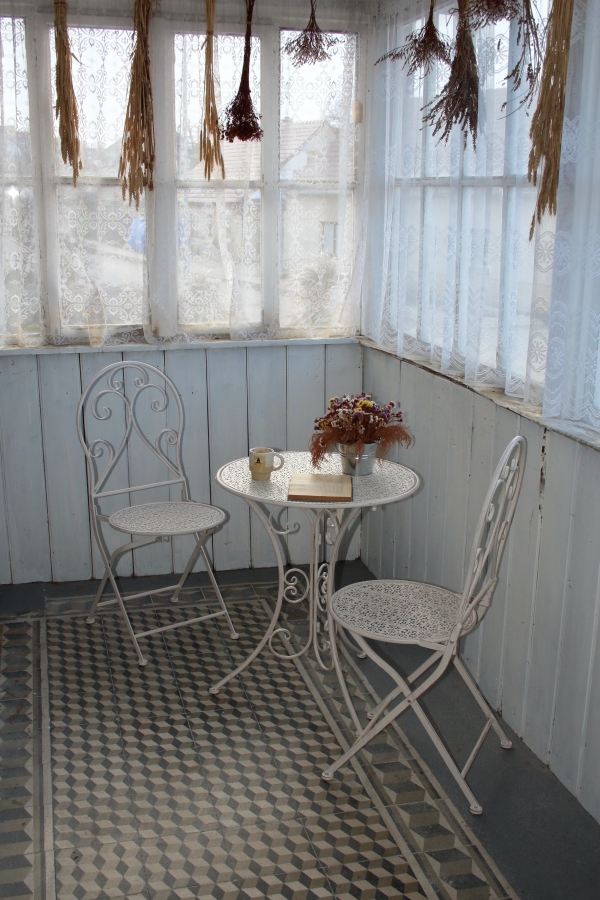 Záhradný nábytok kovový stôl a 2 stoličky