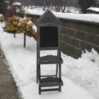 Záhradný nábytok stojan s tabuľou