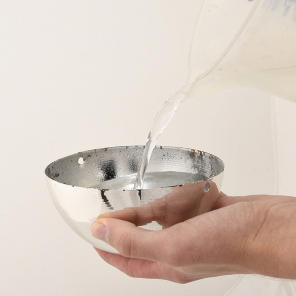 Záhradné pítka pre vtáky na tyči