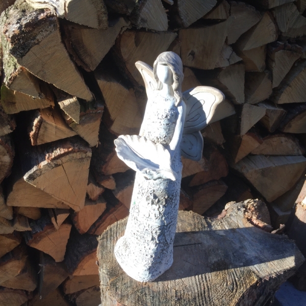 Záhradné pítko pre vtáky anjel 14,2×37,2×11,6cm