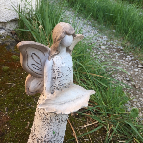 Záhradné pítko pre vtáky anjel 14,2×37,2×11,6cm