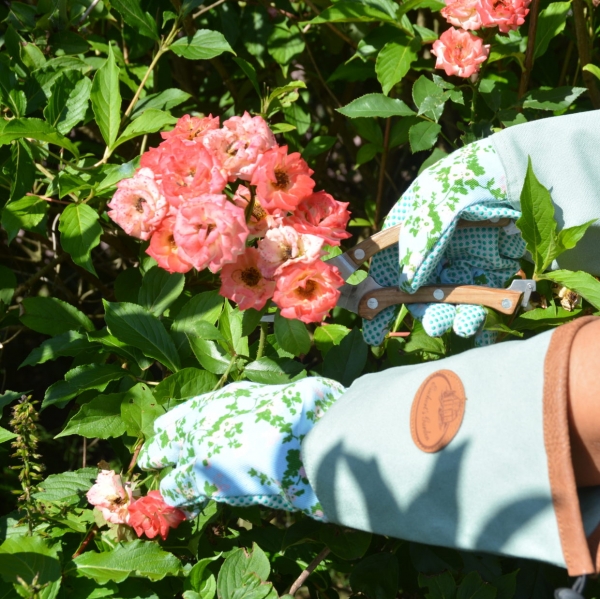 Záhradné rukavice s potlačou ruží 17,8 x 2 x 38,2 cm predĺžené 