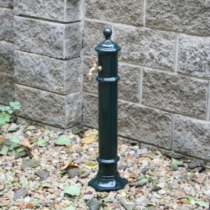 Záhradný stĺpik na vodu s kohútikom
