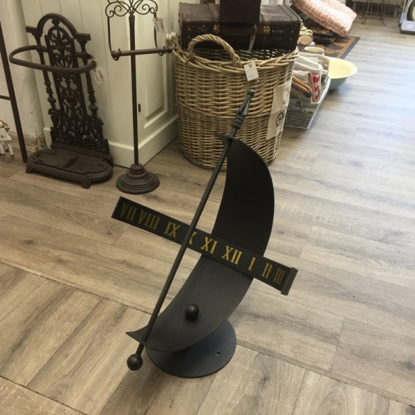 Záhradné slnečné hodiny