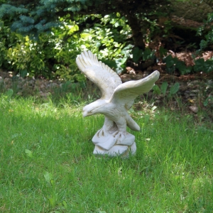 Záhradná socha orol 35x21x33cm