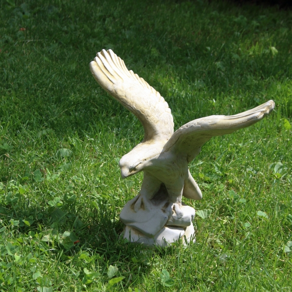 Záhradná socha orol 35x21x33cm