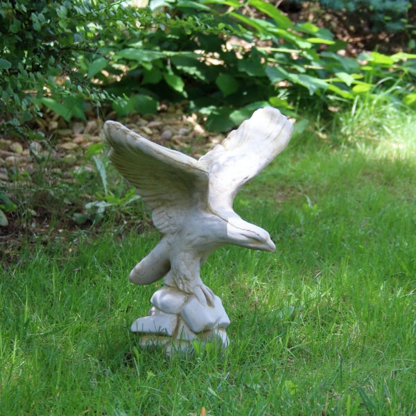 Záhradná socha orol 35x21x33cm
