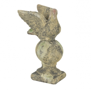 Záhradná socha vtáčik mach malá vzlietajúci