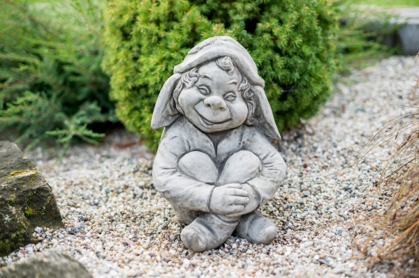 Záhradná socha škriatok 21x23x31cm