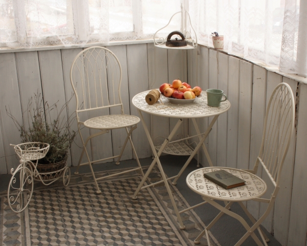 Záhradný stôl kovový biely 60cm