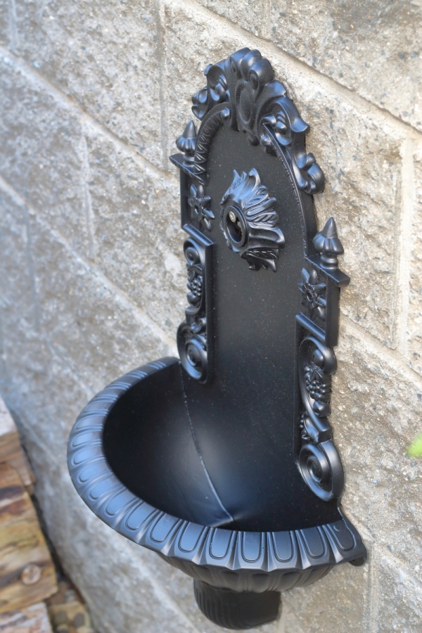 Záhradné umývadlo bez kohútika čierne