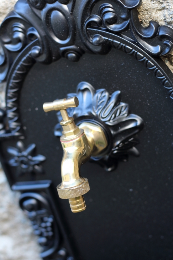 Záhradné umývadlo bez kohútika čierne