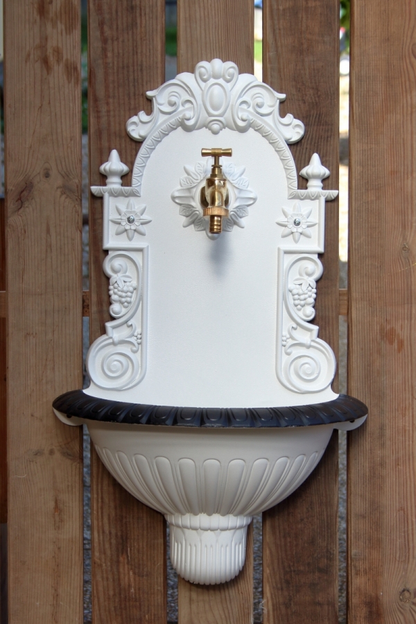 Záhradný umývadlo na stenu 37x61x19cm