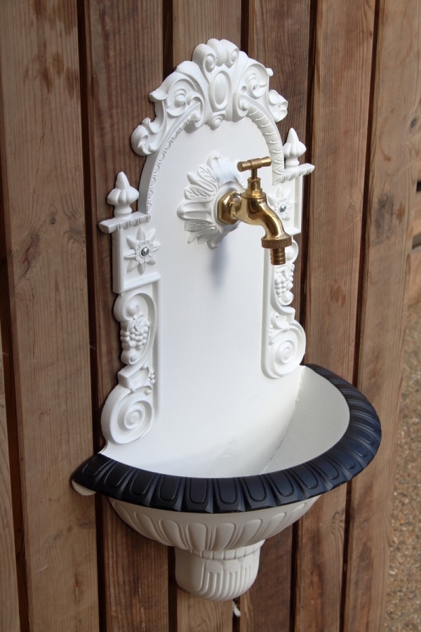 Záhradný umývadlo na stenu 37x61x19cm