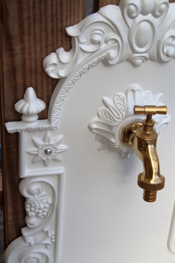 Záhradný umývadlo na stenu 37x61x19cm