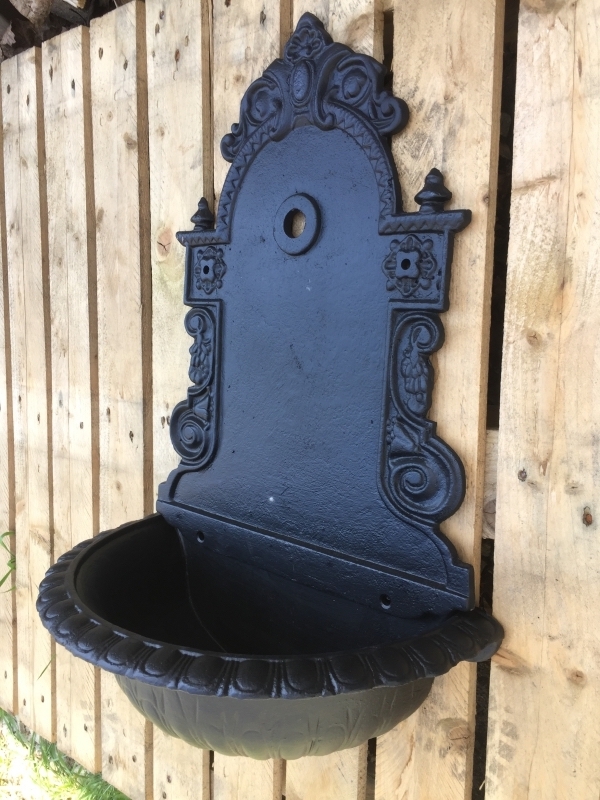 Záhradný umývadlo na stenu - štít