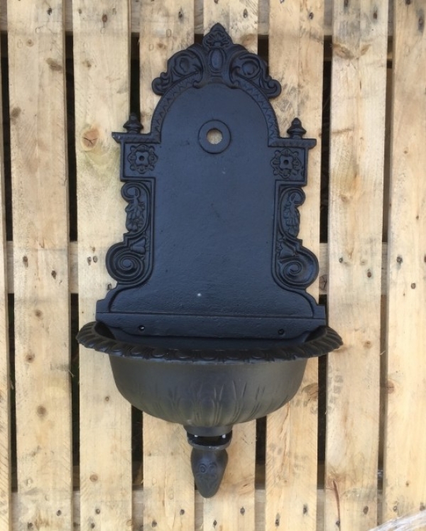 Záhradný umývadlo na stenu - štít