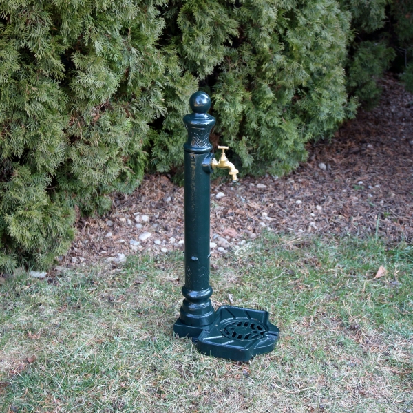 Záhradná výlevka s kohútikom tmavo zelená 32 x 78 cm liatina