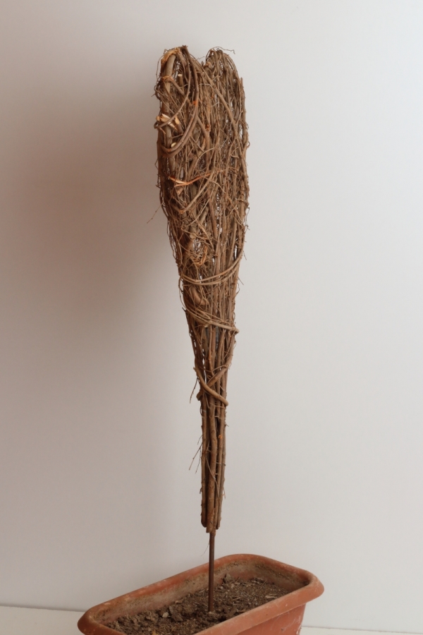 Zápich do trávnika prútené srdca hnedé 40x90x7cm