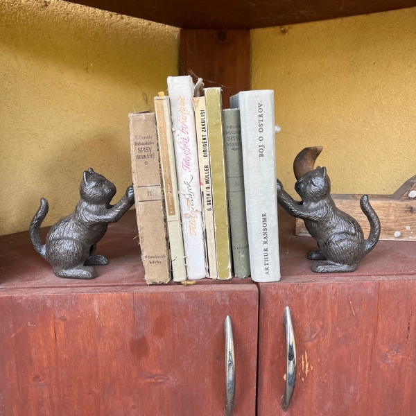 Zarážka na knihy mačky 12x12x6cm