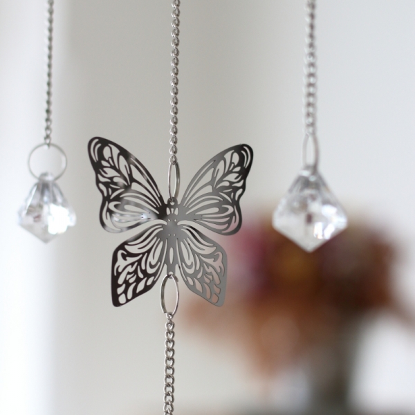 Závesná dekorácia do bytu motýľ 52cm