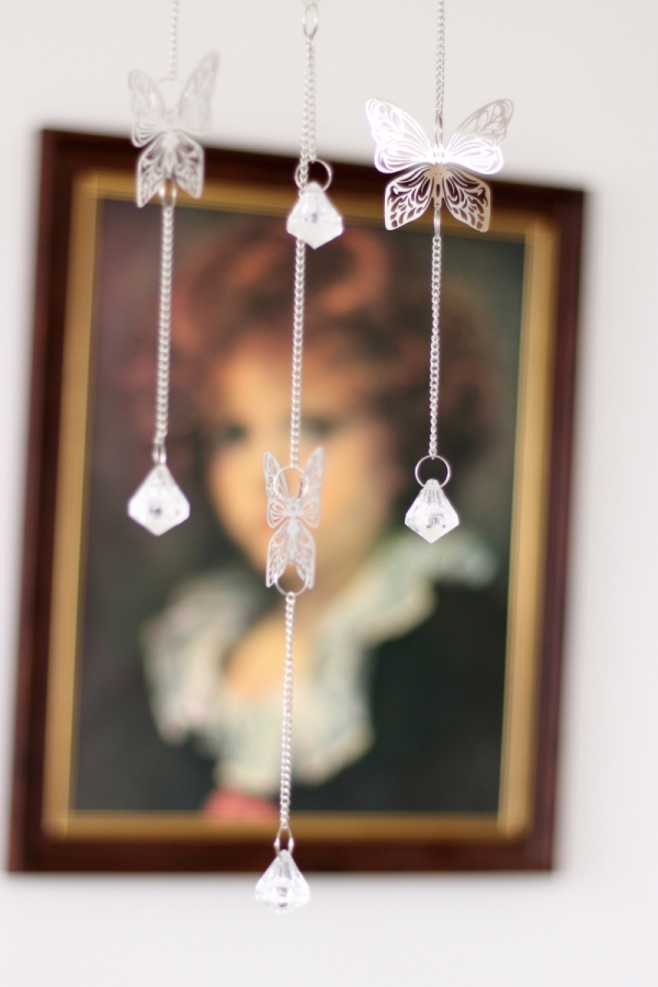 Závesná dekorácia do bytu motýľ 52cm