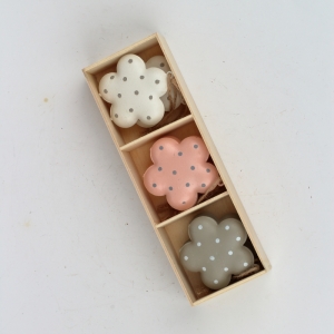 Závesná dekorácia kovová kvetina s bodkami (box 6ks) 