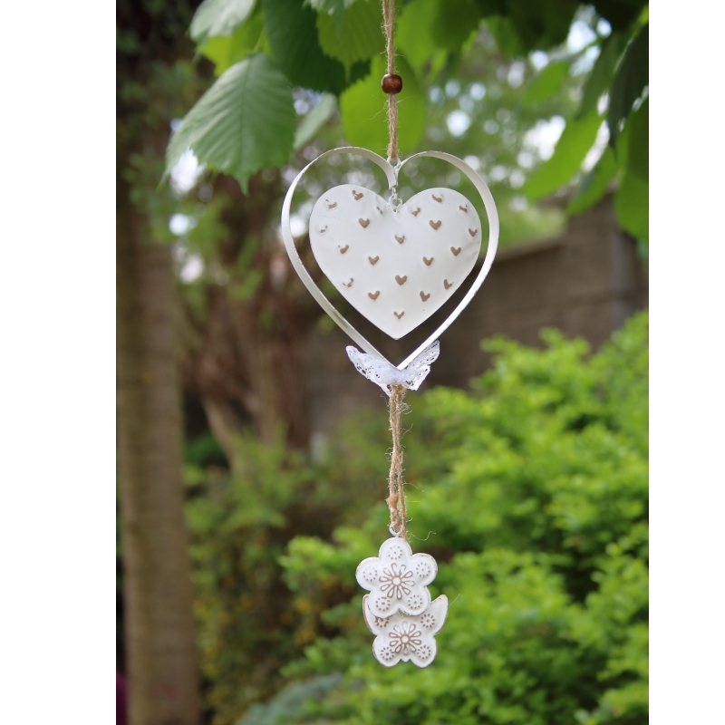 Závesná dekorácia kovové srdce s motýľom XCM