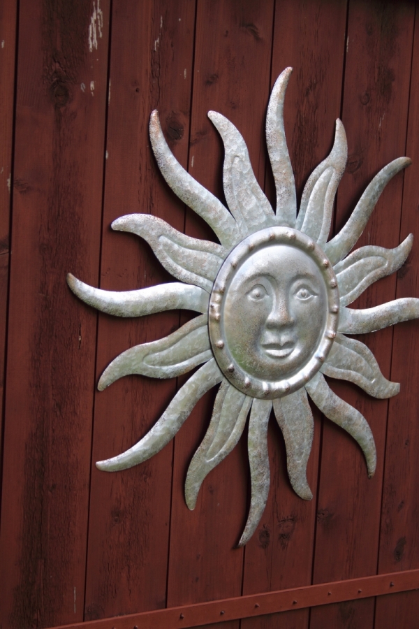 Závesná dekorácia slnko strieborné 56cm