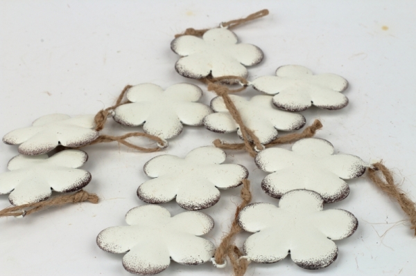 Závesná kovová dekorácia kvetina biela 5,5cm