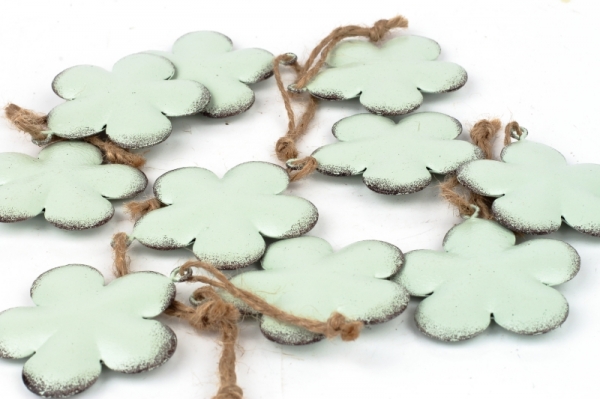 Závesná kovová dekorácia kvetina mint 5,5cm