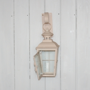 Závesná kovová lampáš biela 27x12x12cm