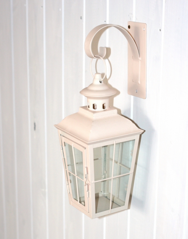 Závesná kovová lampáš biela 27x12x12cm