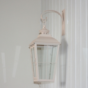 Závesná kovová lampáš biela 41x20x20cm