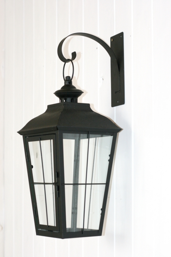 Závesná kovová lampáš čierna 41x20x20cm