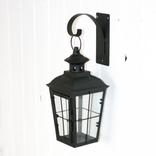 Závesná kovová lampáš na konzolke 27x12x12cm