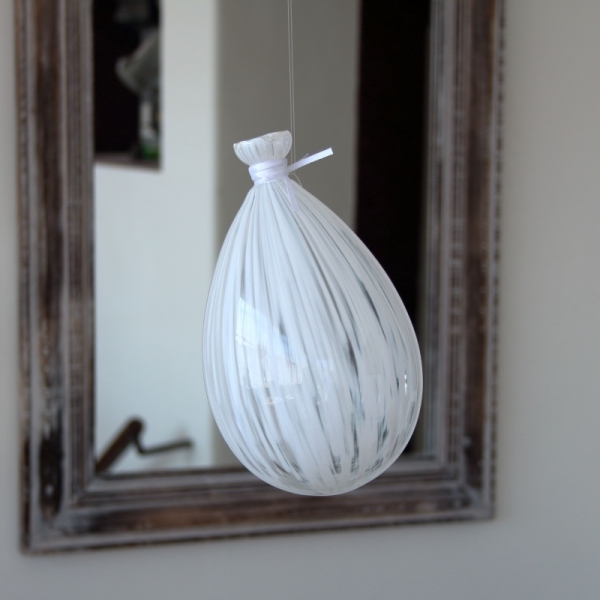 Závesná svadobné dekorácie balónik biely 12x20