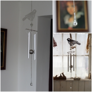 Závesná zvonkohra vtáča strieborný kov 68cm