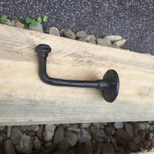 Závesný hák liatina 8x5x11, 5cm