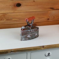 Žehlička retro- pokladnička 15x14 cm