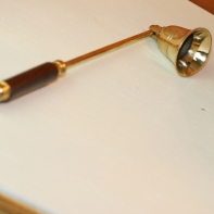 Zhasínátko na sviečky mosadz 28 cm